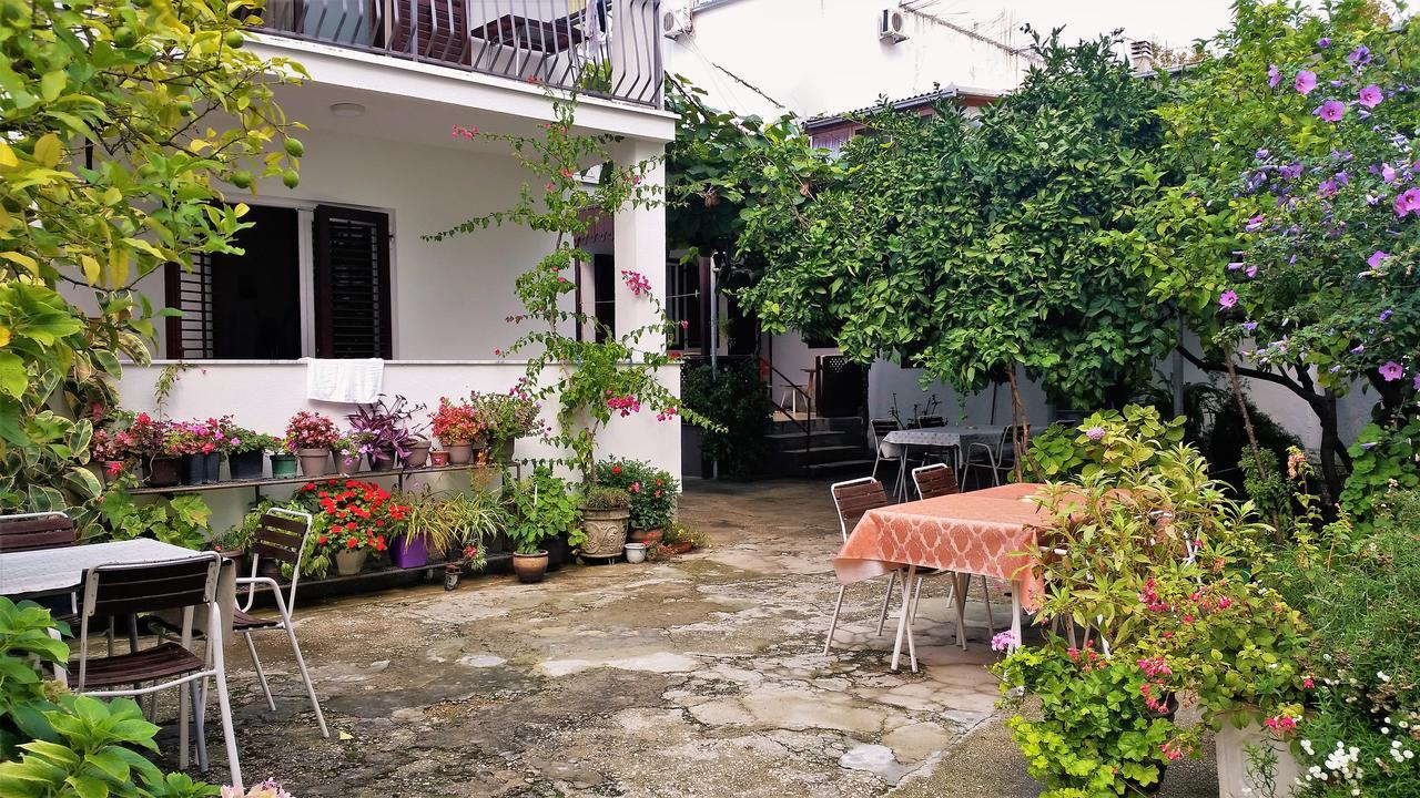 Hostel Center Ulcinj Exterior photo